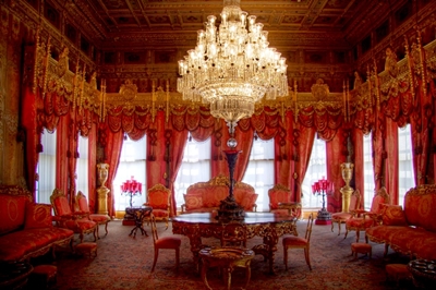 phòng đỏ trong cung điện dolmabahce