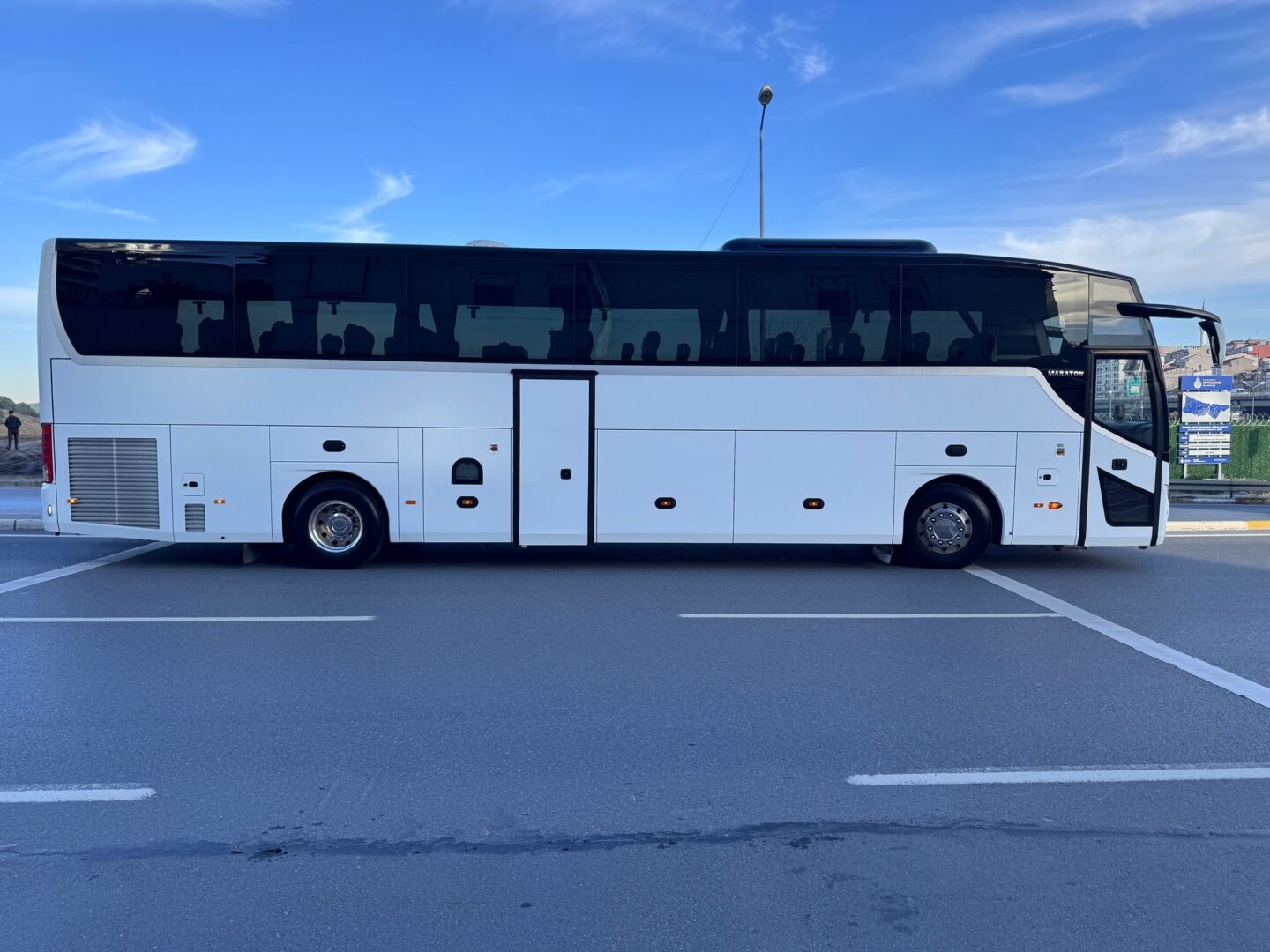 Xe du lịch 44 chỗ